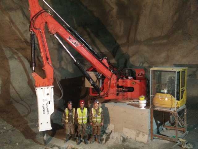 YZH Hydraulic Rockbreaker Boom System