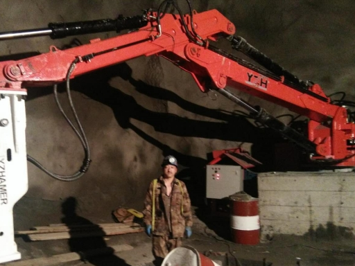 China Pedestal Breaker Boom